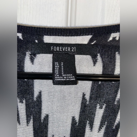 Forever 21 Pattern Cardigan - Picture 3 of 3